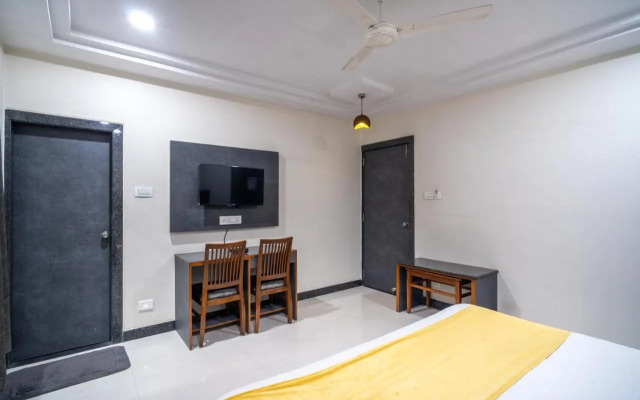 OYO 11602 Ville Parle