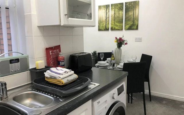 Cosy 2-bedroom House in Widnes Sleeps 4