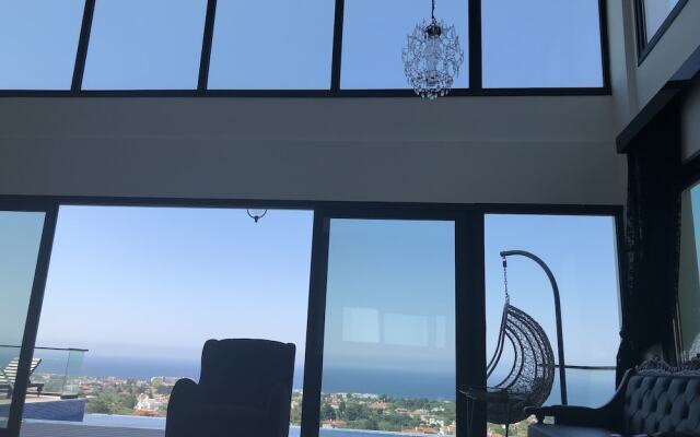 Ultra Lux Sea View Villa in Kyrenia