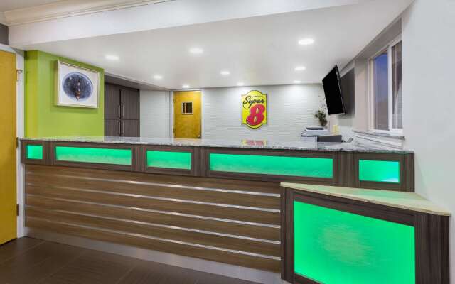 Super 8 by Wyndham Fortuna