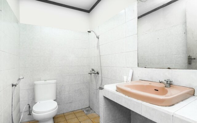 Hotel Pelangi Harapan by OYO Rooms