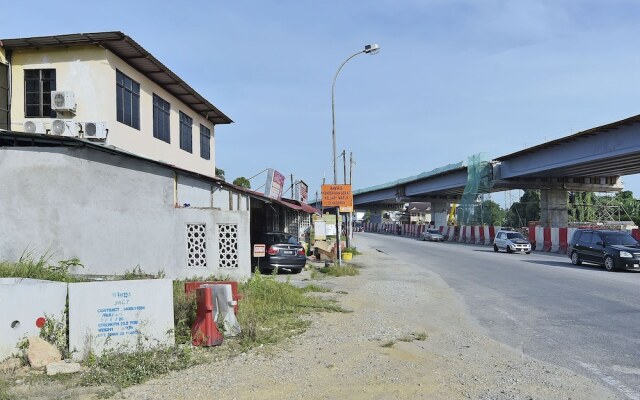 OYO 90535 Wakaf Bharu Inn