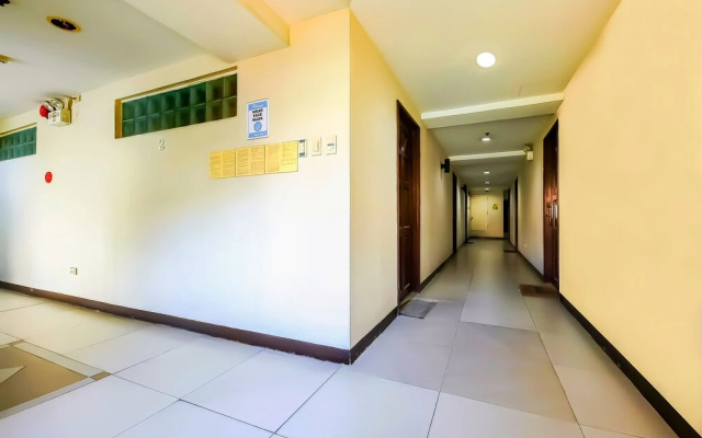 OYO 794 Regatta Residences