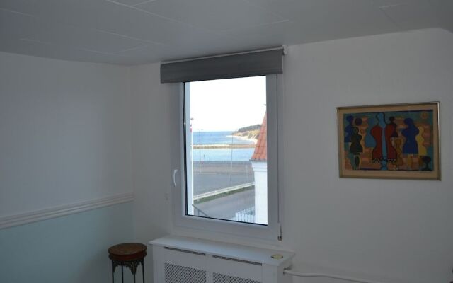 Tante Tut & Onkel E Hotel