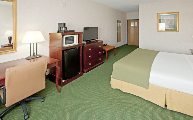 Holiday Inn Express And Suites Bad Axe