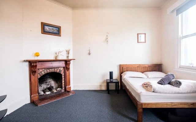 The Pickled Frog - Hostel