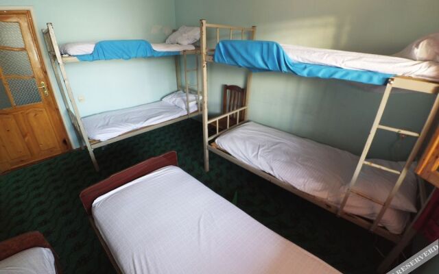 Canal Hostel