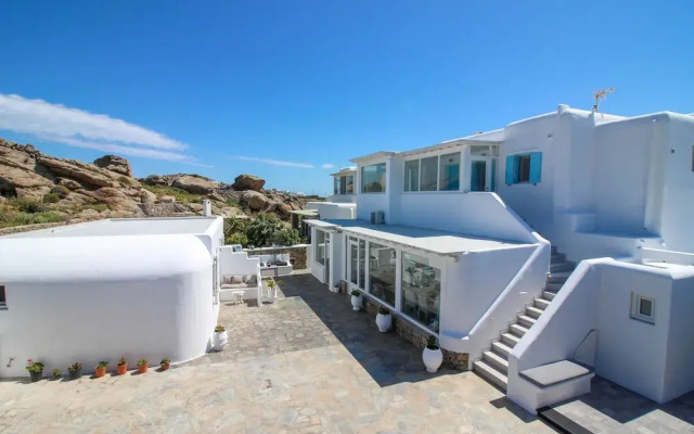 Sea & Stone Residence