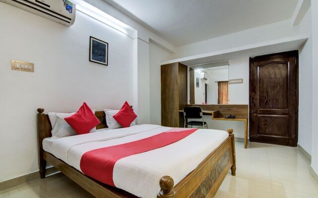 OYO 24044 Appledoor Service Apartment