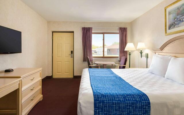 Travelodge by Wyndham Niagara Falls