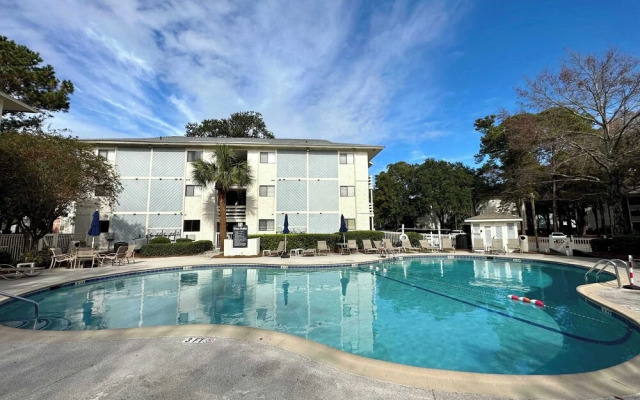 Hilton Head Hangout 2 BDR Resort Condo by Beach!