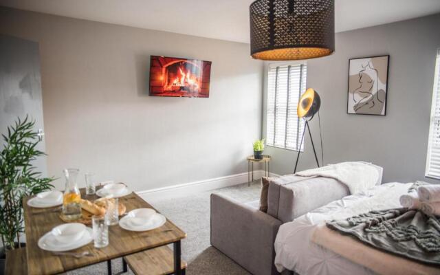 Derby's Beach Suites by Sasco Apartments