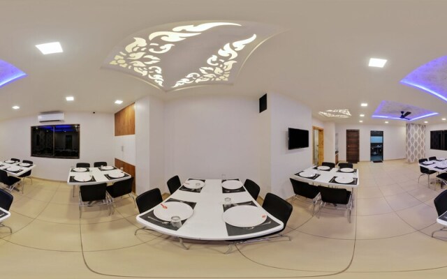 Hotel Devkinandan