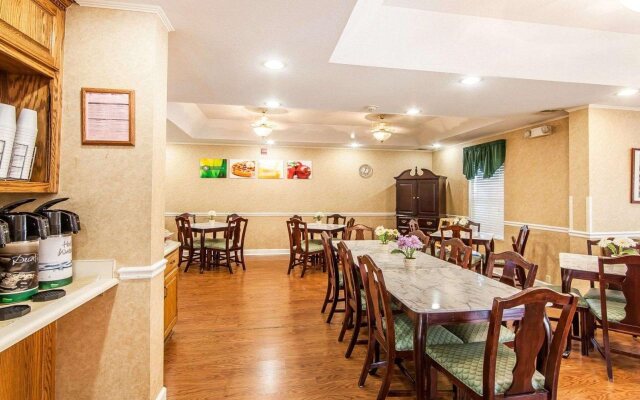 Quality Inn Oak Ridge
