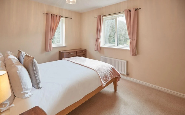 57 Woodland View in Holmfirth