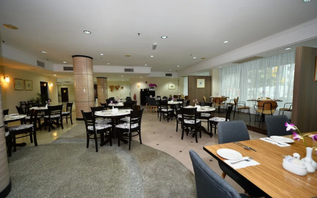 TF Riverside Hotel