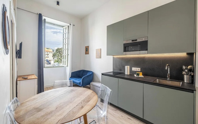 A/C Mezzanine Apt 2br/4p - Place Garibaldi