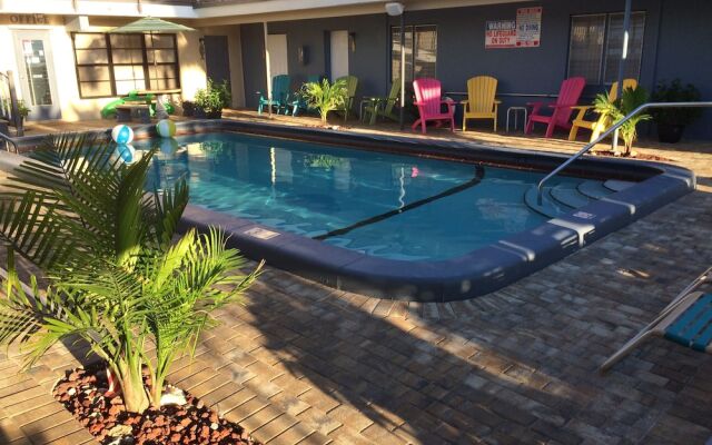 Tropicaire Motel
