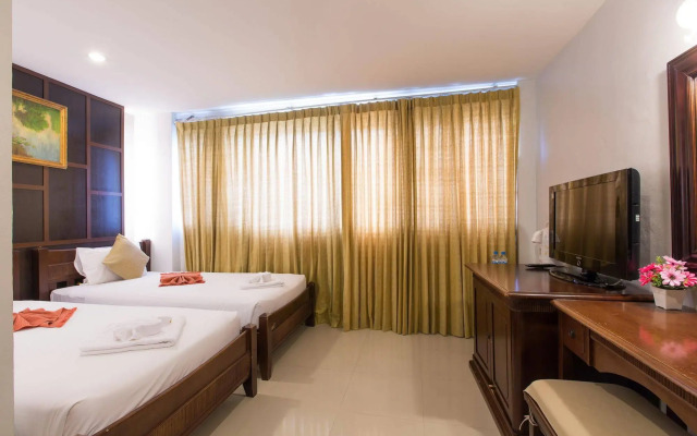 Time Out Hotel Beach Front