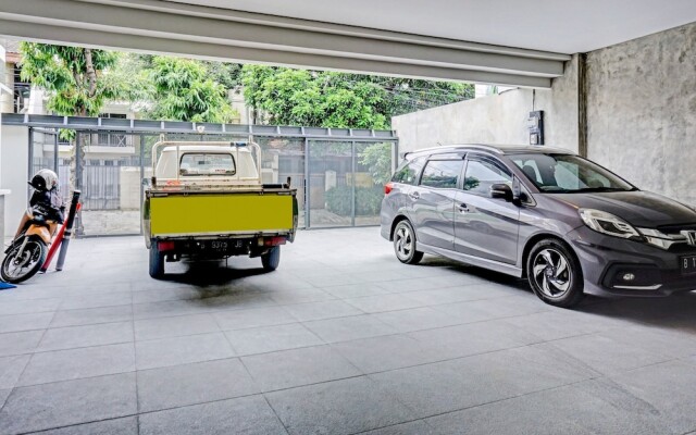 Super OYO Capital O 90635 Tango Juliet Residence