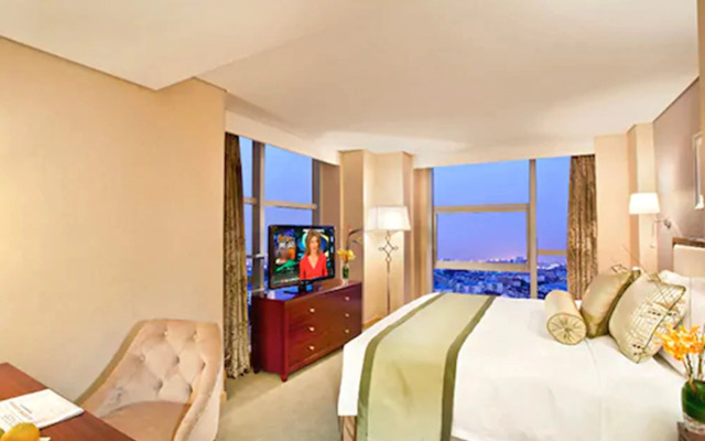 Regal Plaza Hotel & Residence Waigaoqiao