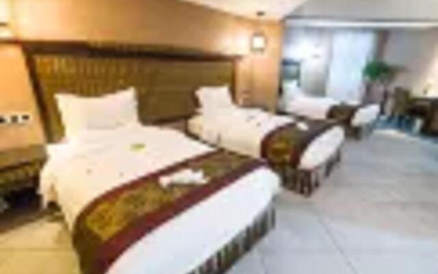 Serengeti Hotel