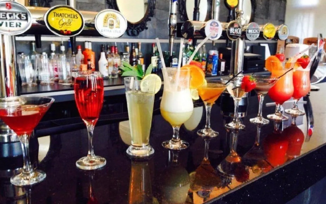 Mansfield Manor Hotel