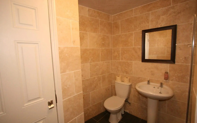 Central Studios Gloucester Road by Rooms Booked - Free Parking