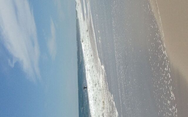 Brushwood House by Smith Point Beach