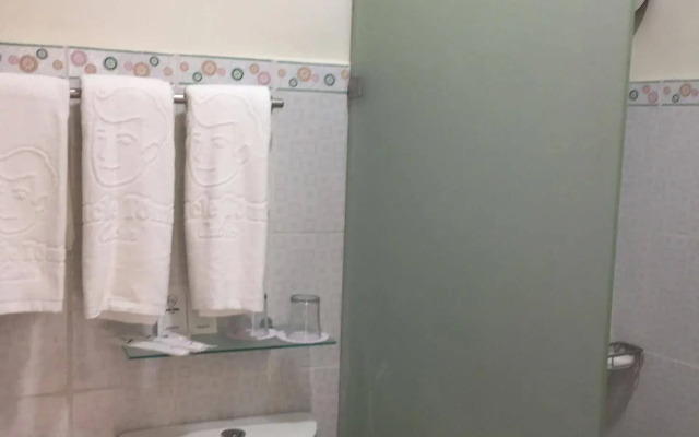 Cebu Uncle Tom's Cabin Hotel powered by Cocotel