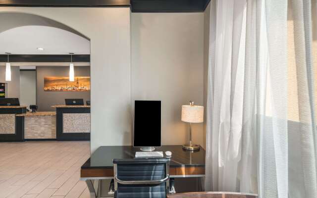 Best Western South Plains Inn & Suites