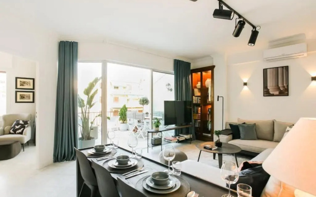 Acropolis Veranda Residence