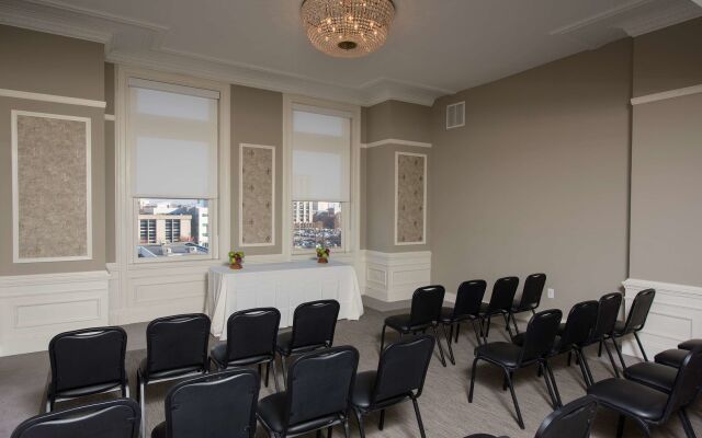 Hilton Garden Inn Louisville Downtown