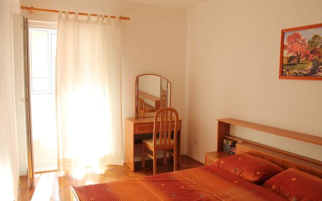 Sunny Family Apartment