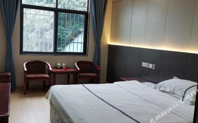 Yikai Business Hotel