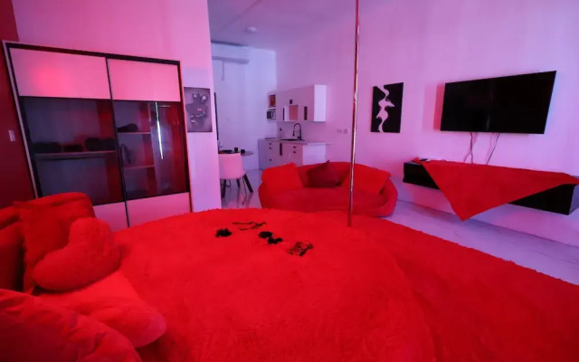 PÀRIS Honeymoon Suite