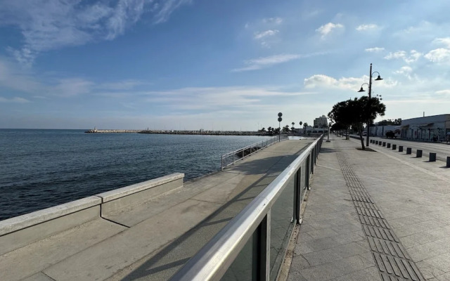 Seaside Larnaca Makenzie- 50m to Beach