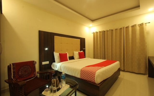 Oyo 26193 Hotel Maple Suites