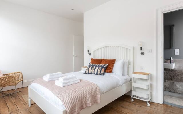 Brand New Luxurious 5 Bedroom Townhouse