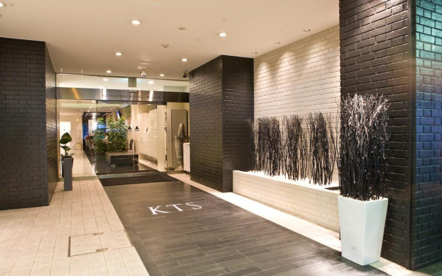 Hamilton Hotel Black