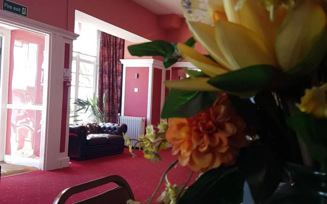 OYO The Southcliff Hotel