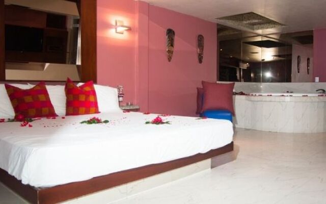 Hotel Aladdin Caracas - Couples Only