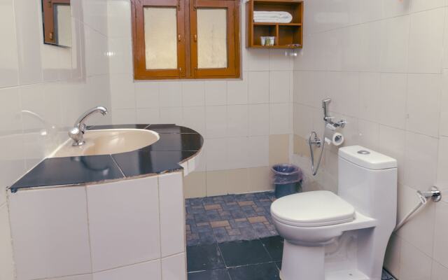 Roamers Inn - Hostel