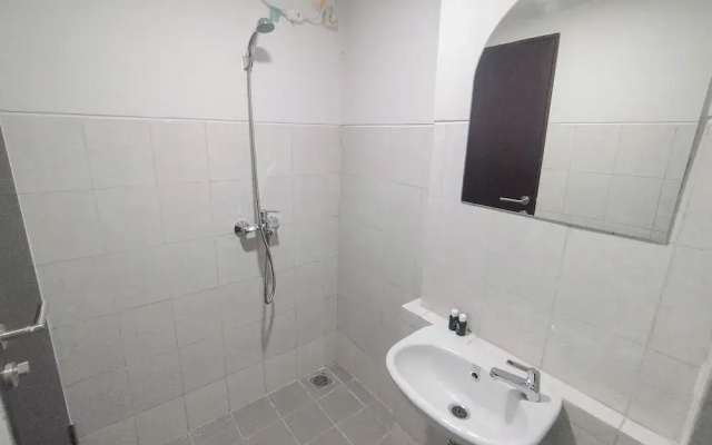 Modern Looking Studio Apartment At Suncity Residence