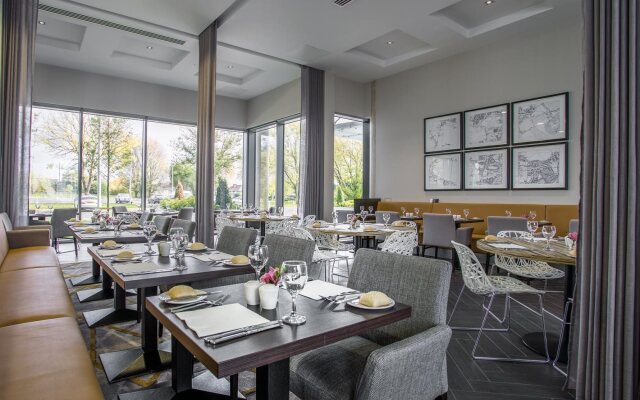 Heston Hyde Hotel