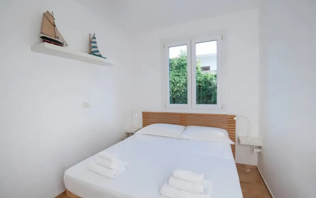 Apartment 3 With Pool And Sea View