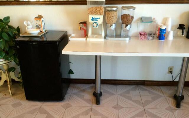 Crystal Palace Inn Brownfield