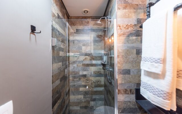 Summit Pinheiros by Okaeri Home Aparts