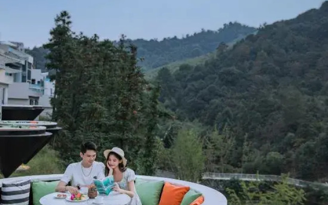 Moganshan High Mountain Forest Adventure Park · Xuan Yong Shilily Hotel
