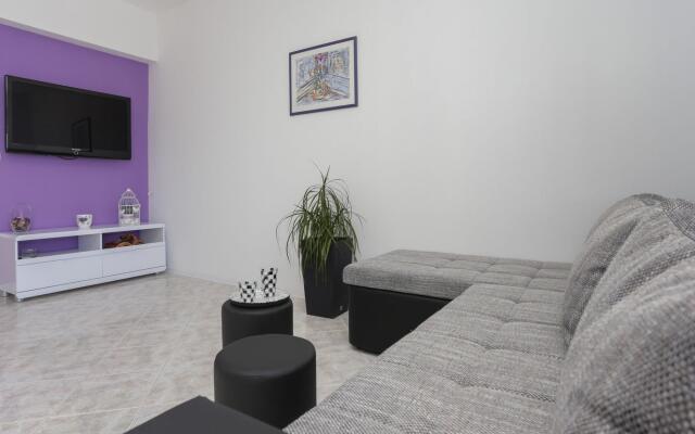 Apartment in Katel Gomilica Near Beach